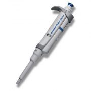 Eppendorf Research® plus adjustable-volume pipette, 100 µl-1,000 µl, single-channel with adjustable-volume setting, blue operating button, for use with 1,000 µl pipette tips.